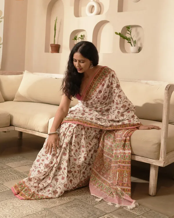 White_Cotton_Jaal_Block_Print_Mul_Saree_With_Tassels_For_Women